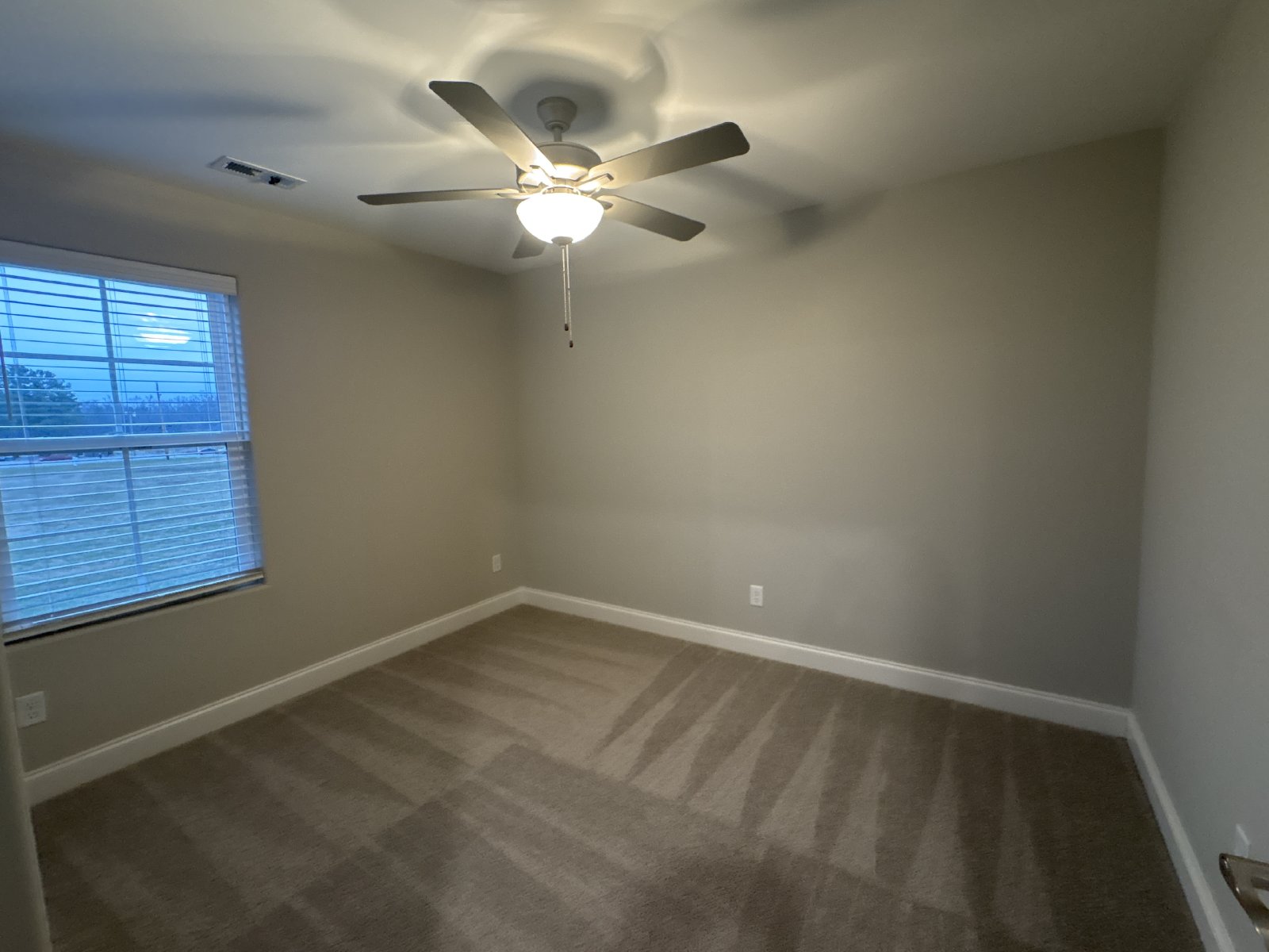 Beautiful & Spacious Townhome in the Center of Manchester! property image