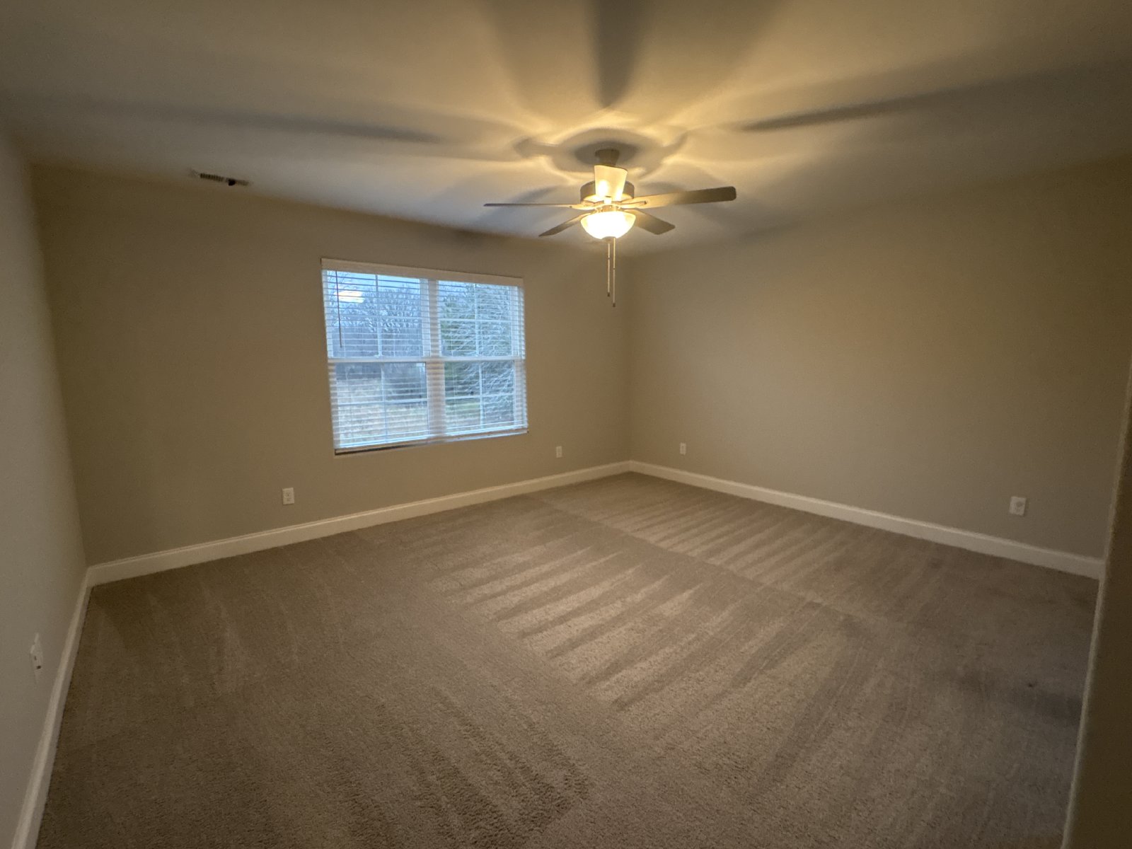 Beautiful & Spacious Townhome in the Center of Manchester! property image