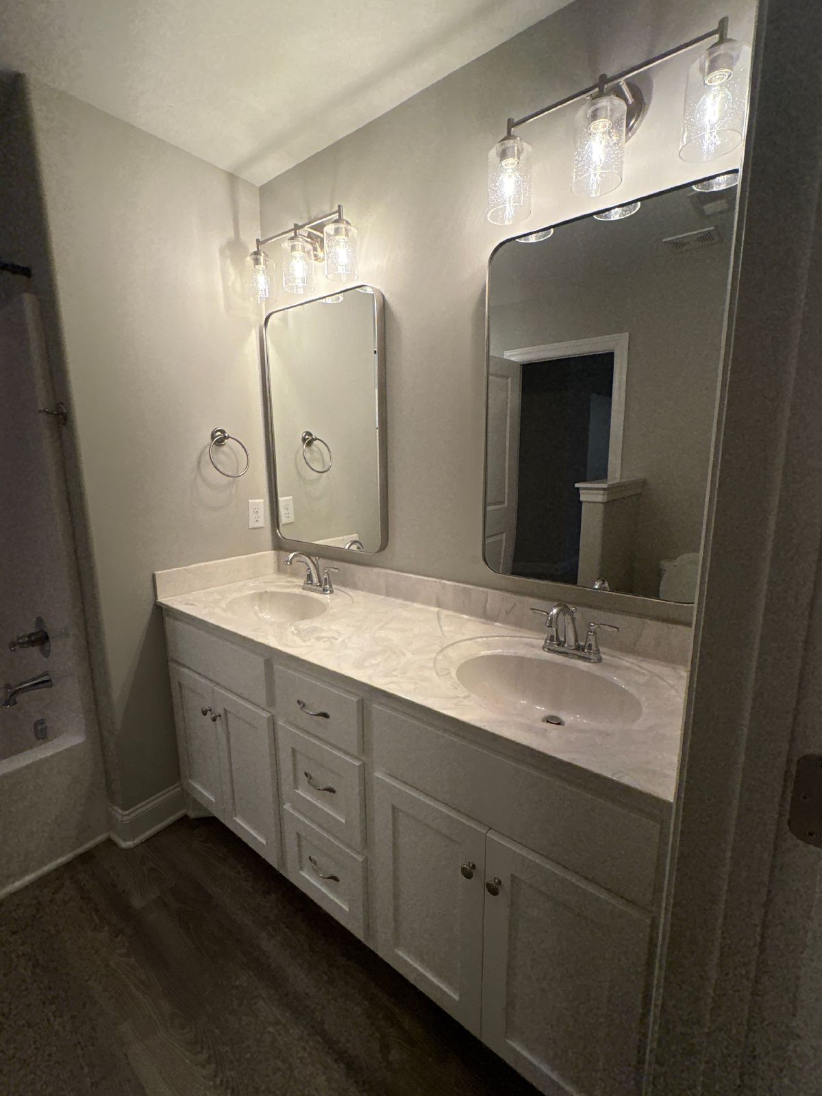 Beautiful & Spacious Townhome in the Center of Manchester! property image