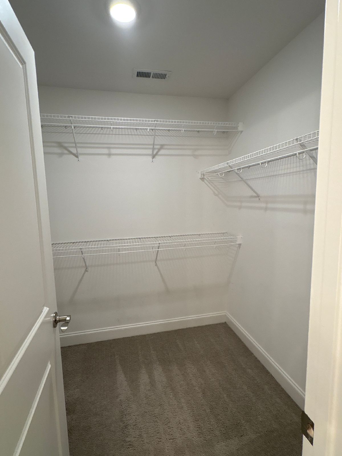 Beautiful & Spacious Townhome in the Center of Manchester! property image