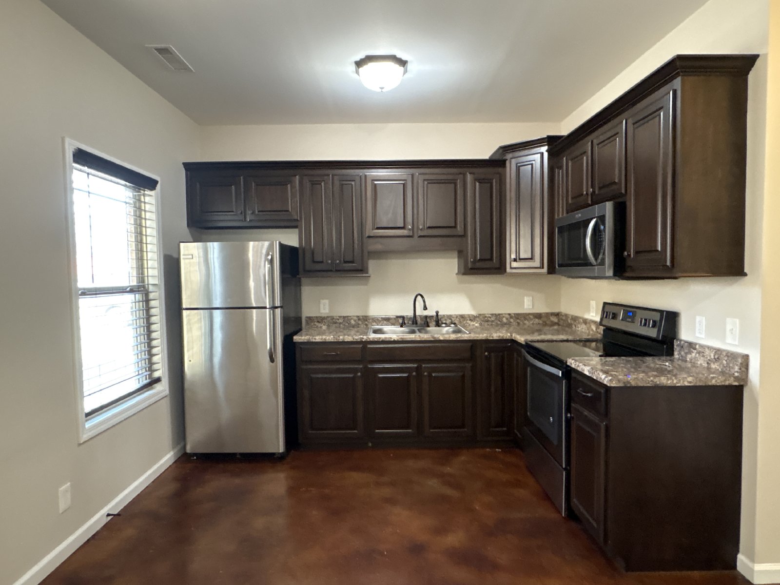 Charming End Unit w/ High End Finishes + Washer & Dryer Included! property image