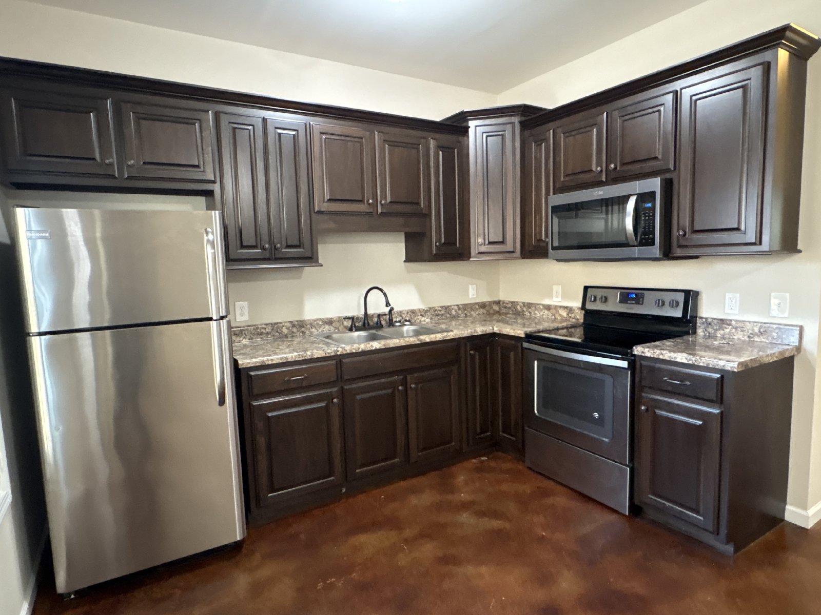 Charming End Unit w/ High End Finishes + Washer & Dryer Included! property image