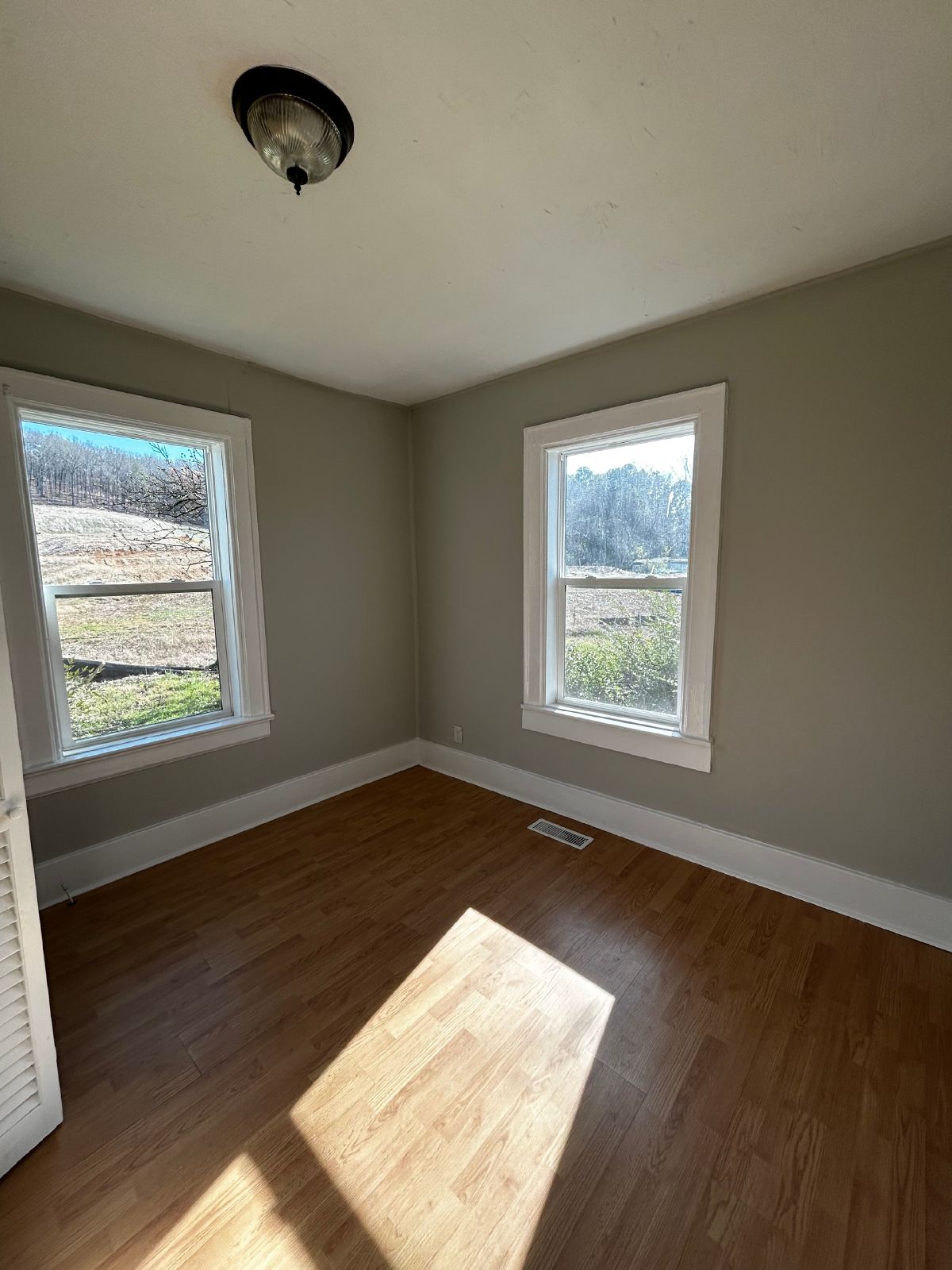 Charming 3-bedroom, 2-bathroom haven nestled in the heart of Ringgold, GA property image