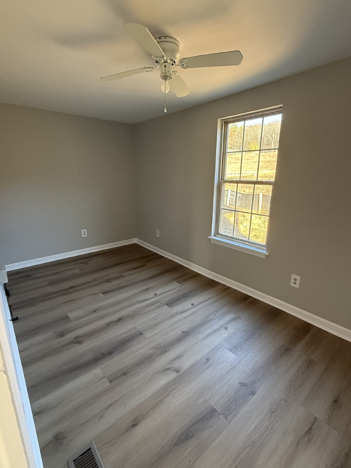 Available now! This updated 2 bedroom, 1 bathroom home with a bonus room is located in the heart of Rossville, GA. property image