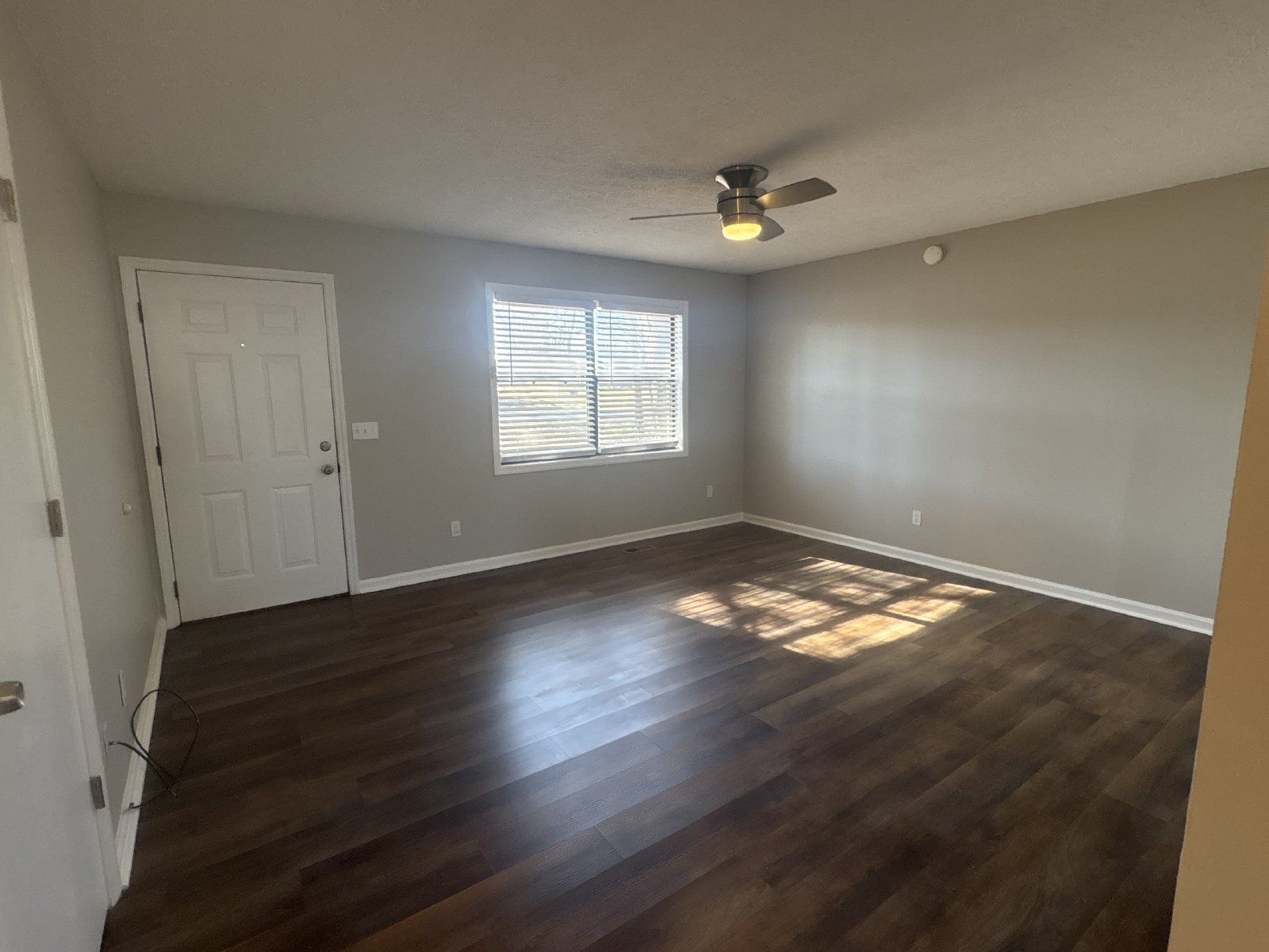 $500 OFF 1st FULL MONTHS RENT...Renovated 2 Bedroom Duplex in Manchester property image