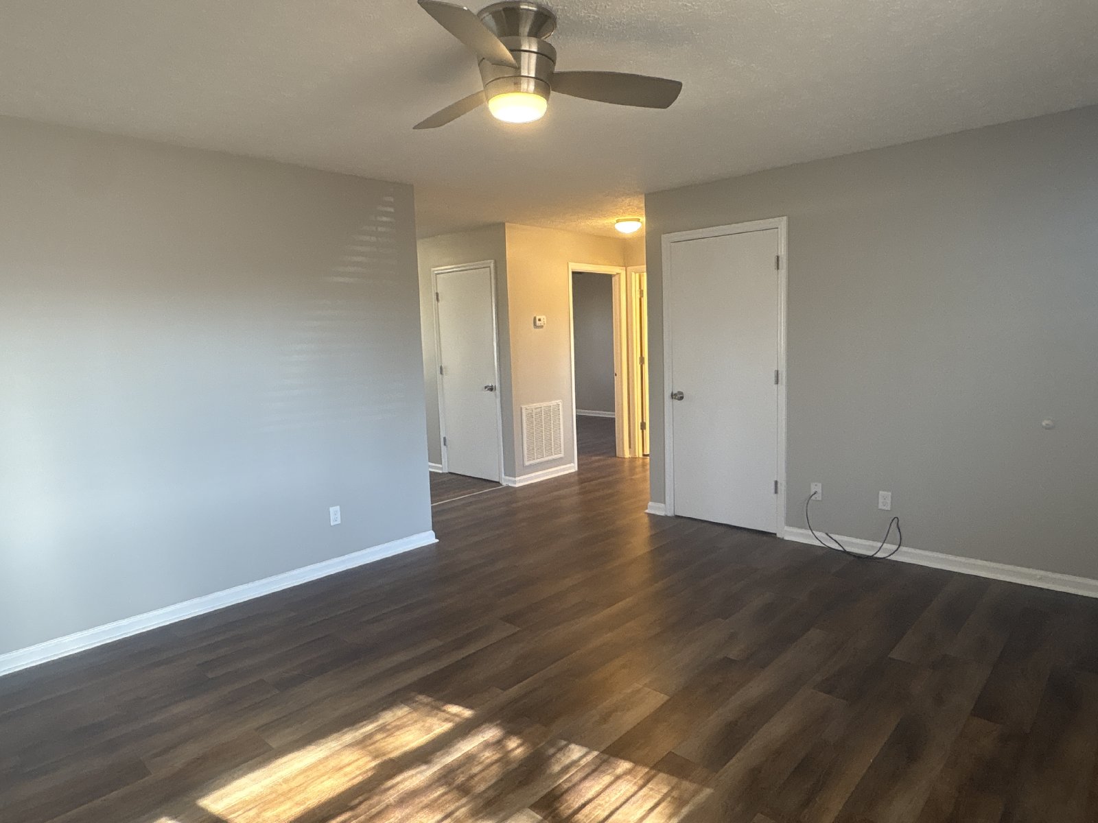 $500 OFF 1st FULL MONTHS RENT...Renovated 2 Bedroom Duplex in Manchester property image