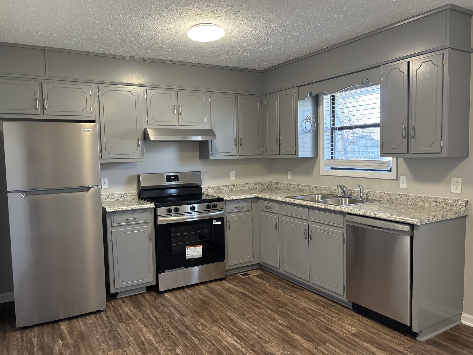 $500 OFF 1st FULL MONTHS RENT...Renovated 2 Bedroom Duplex in Manchester property image