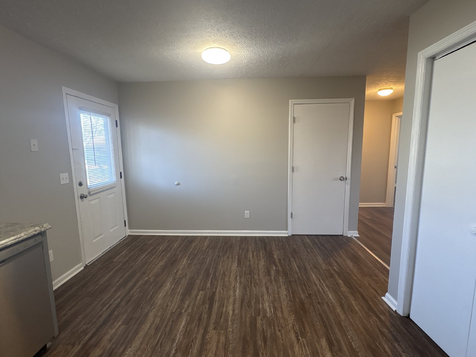 $500 OFF 1st FULL MONTHS RENT...Renovated 2 Bedroom Duplex in Manchester property image