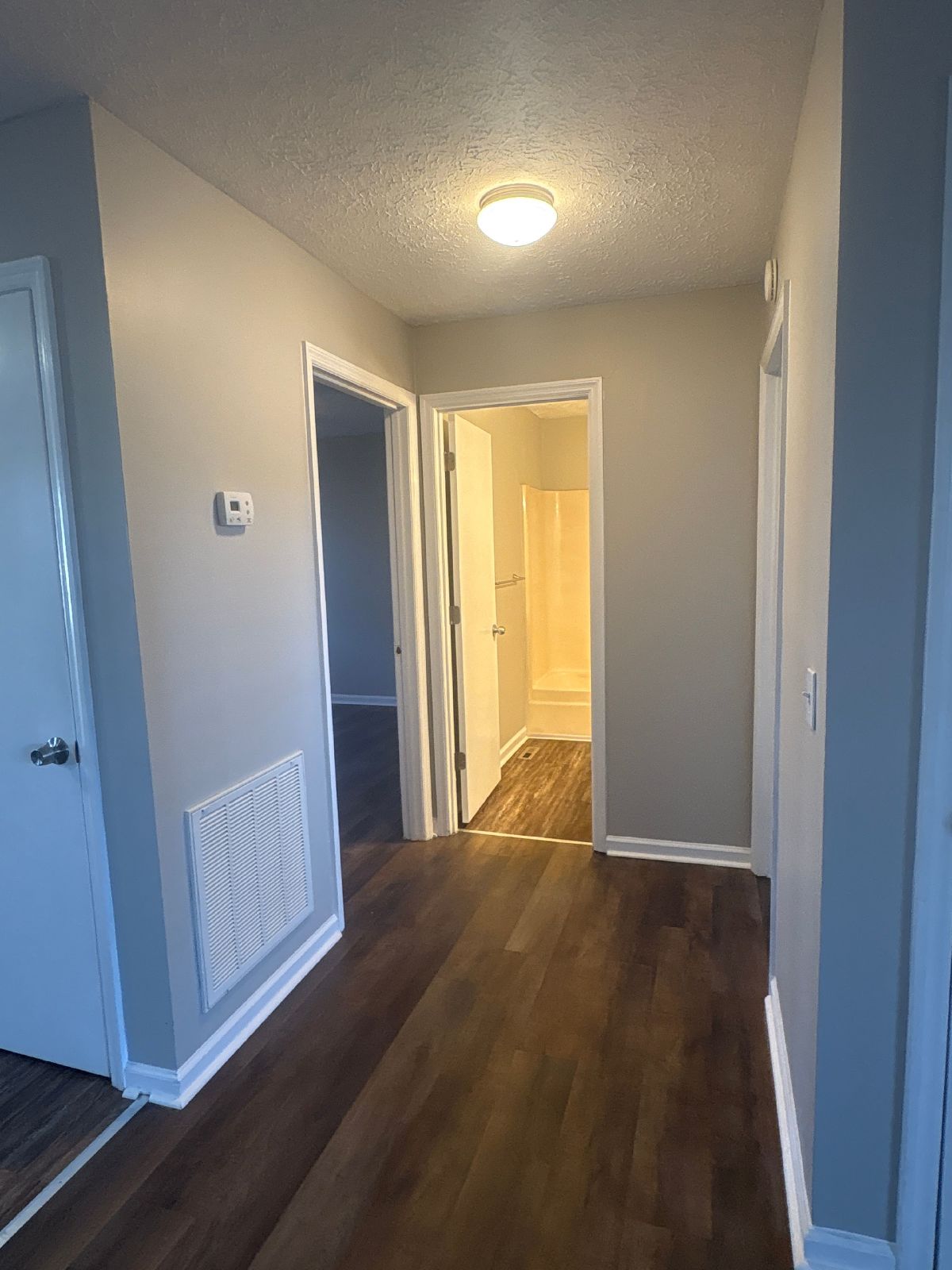 $500 OFF 1st FULL MONTHS RENT...Renovated 2 Bedroom Duplex in Manchester property image