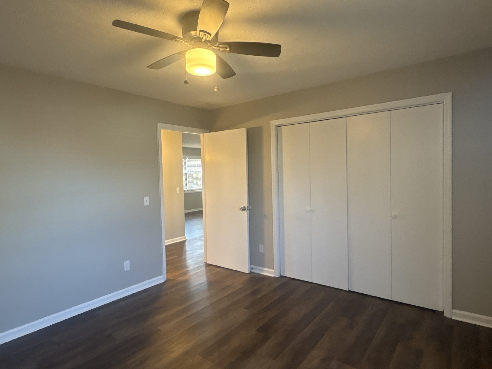 $500 OFF 1st FULL MONTHS RENT...Renovated 2 Bedroom Duplex in Manchester property image