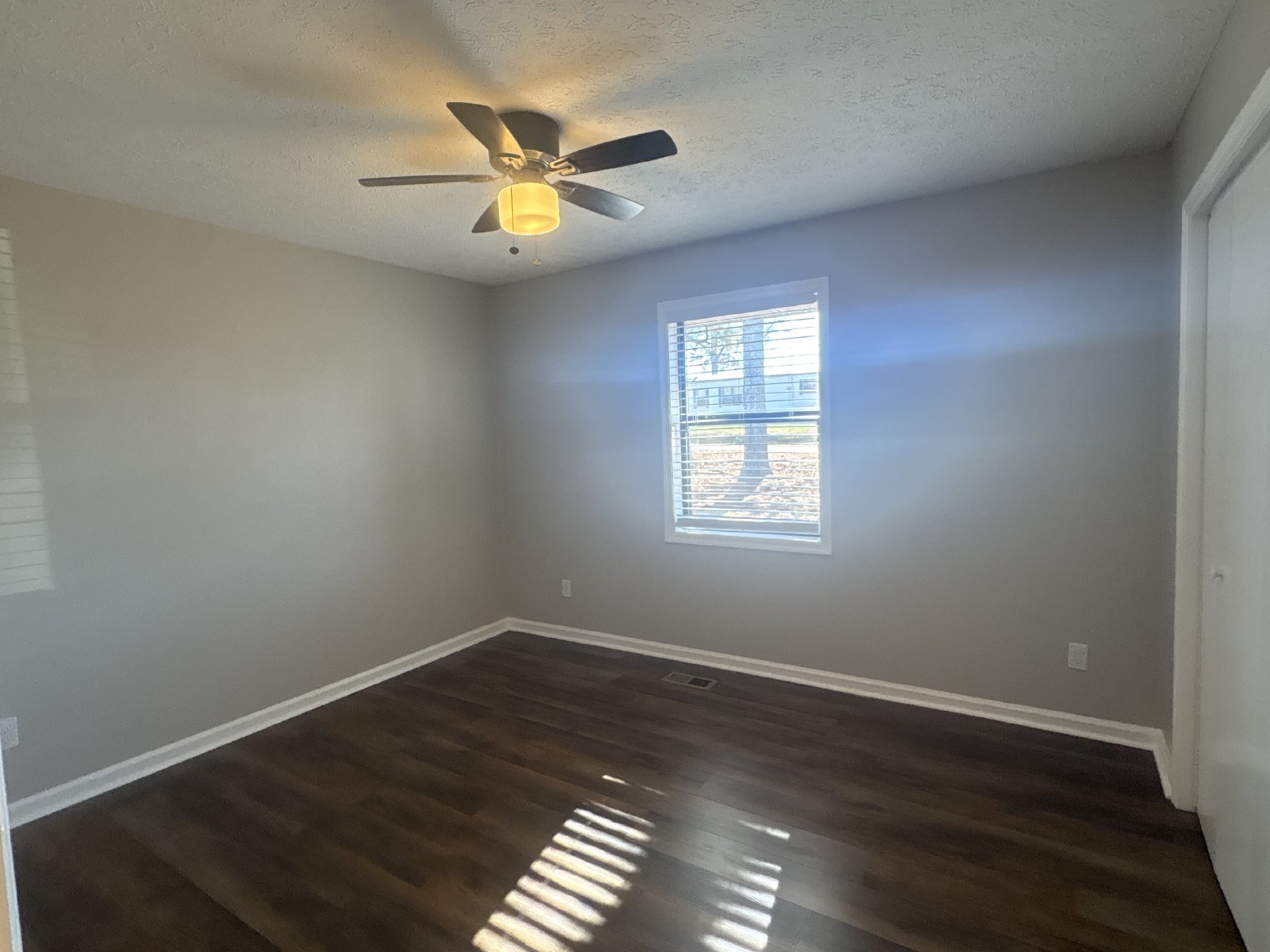 $500 OFF 1st FULL MONTHS RENT...Renovated 2 Bedroom Duplex in Manchester property image