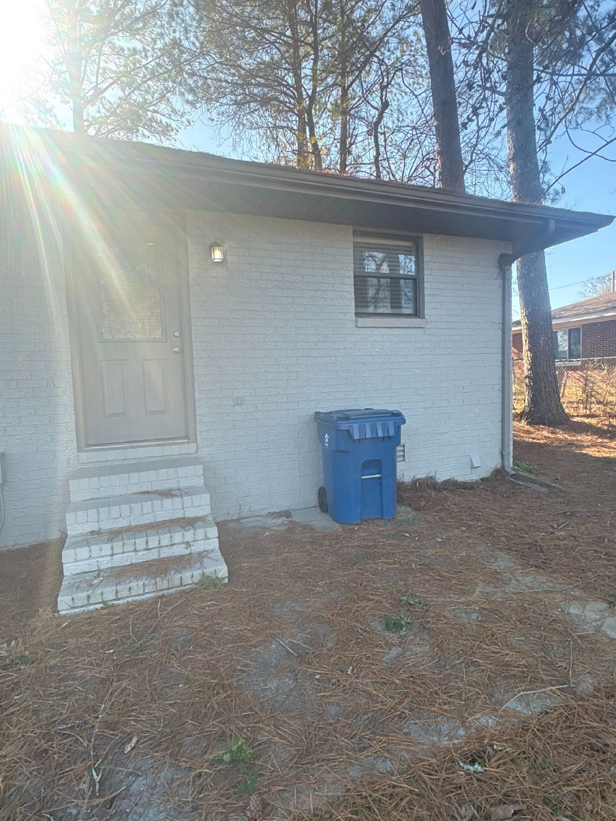 $500 OFF 1st FULL MONTHS RENT...Renovated 2 Bedroom Duplex in Manchester property image