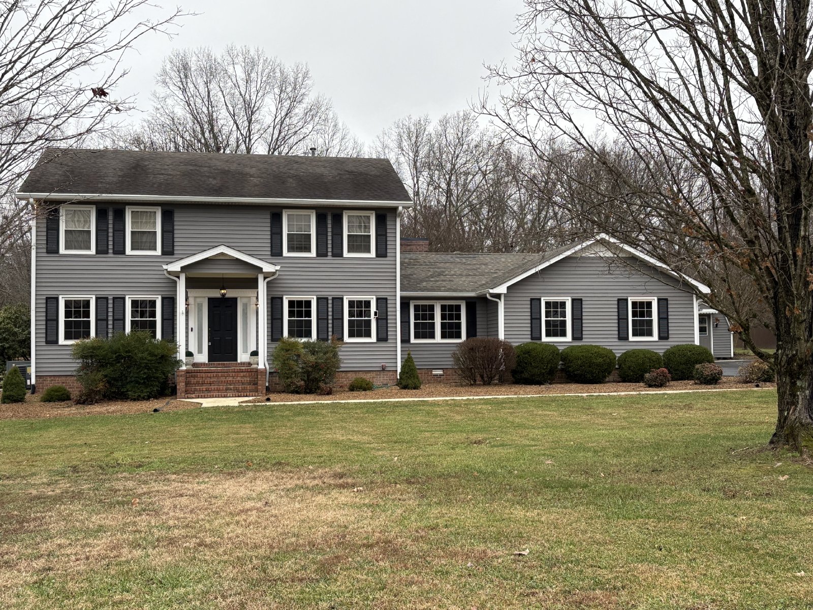 Charming Home Near Lakewood Golf & Country Club in Tullahoma... property image