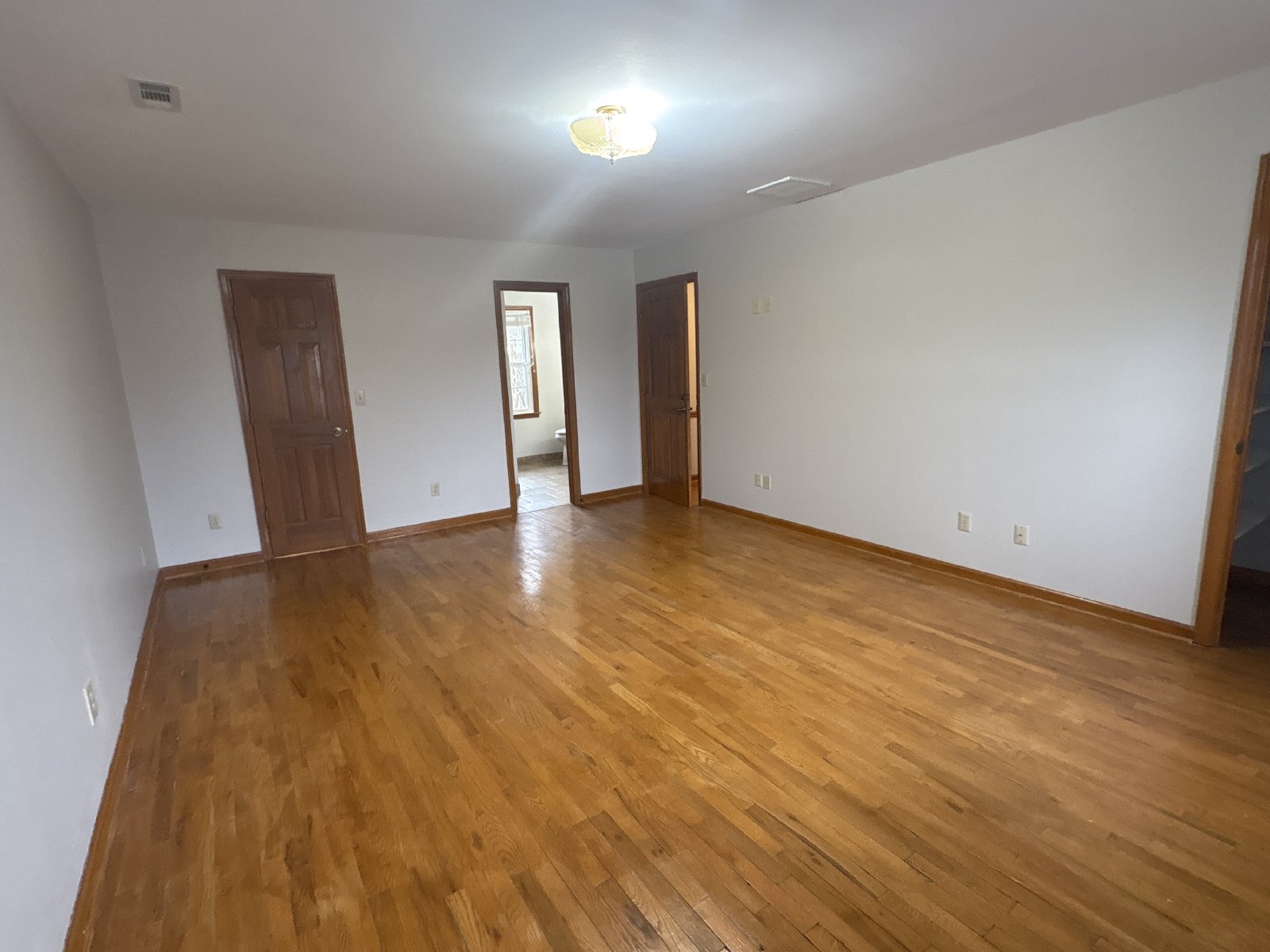 Charming Home Near Lakewood Golf & Country Club in Tullahoma... property image