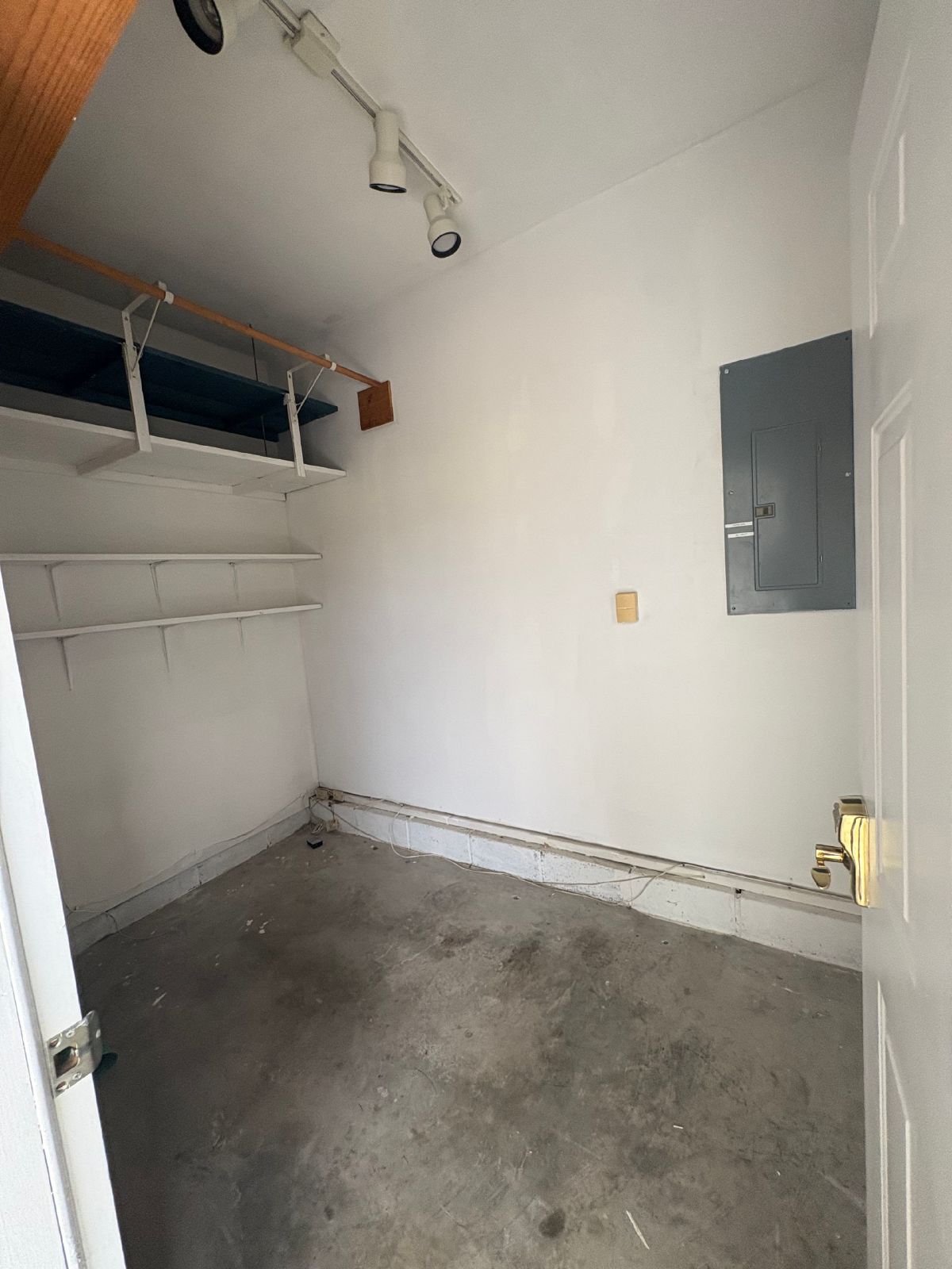 Charming Home Near Lakewood Golf & Country Club in Tullahoma... property image