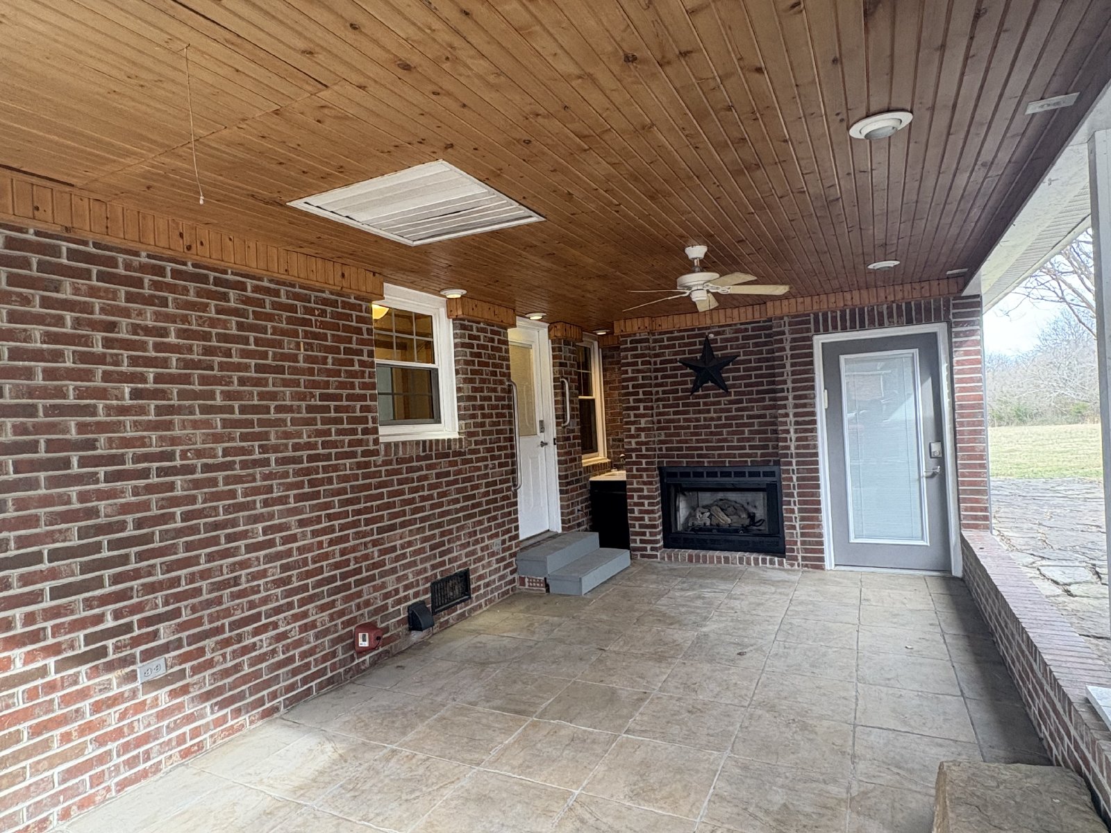 Charming Home Near Lakewood Golf & Country Club in Tullahoma... property image