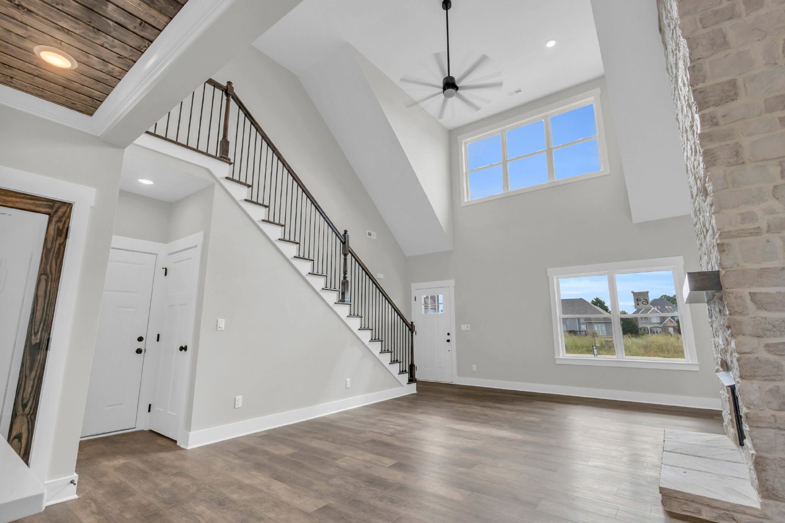 New Build with Location + Plenty Of Space + Incredible Community - 4 Beds, 3.5 Baths, Soaring Ceilings, 2 Car Garage. property image
