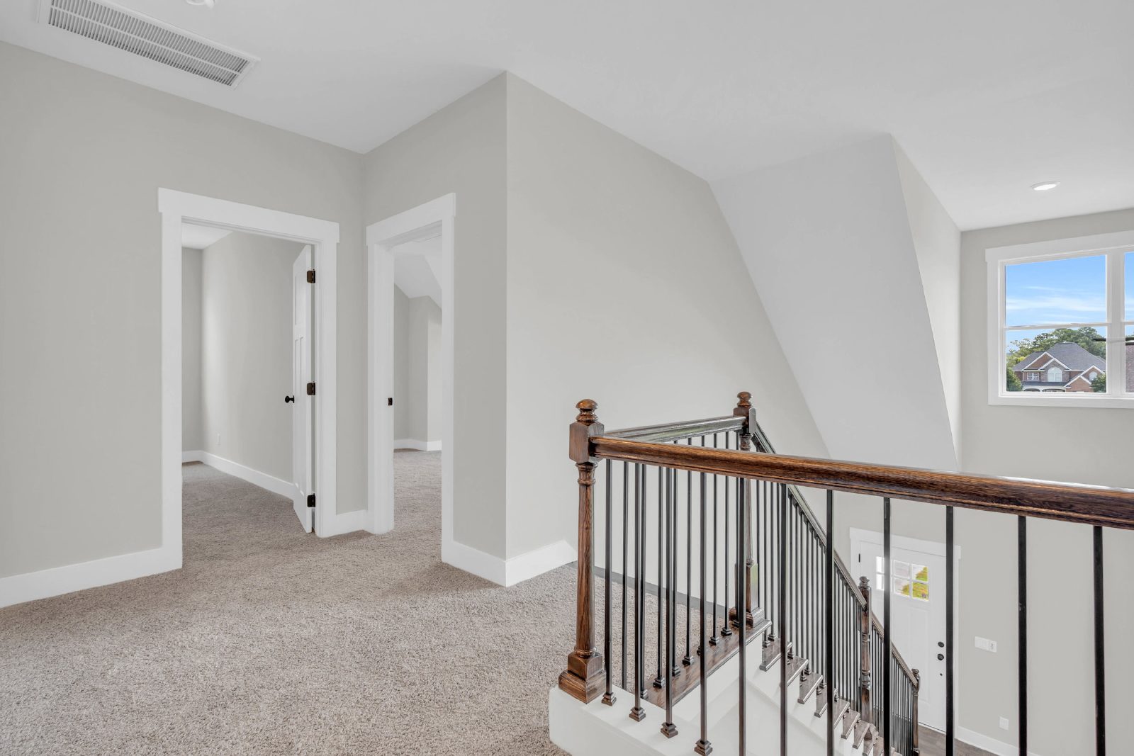 New Build with Location + Plenty Of Space + Incredible Community - 4 Beds, 3.5 Baths, Soaring Ceilings, 2 Car Garage. property image