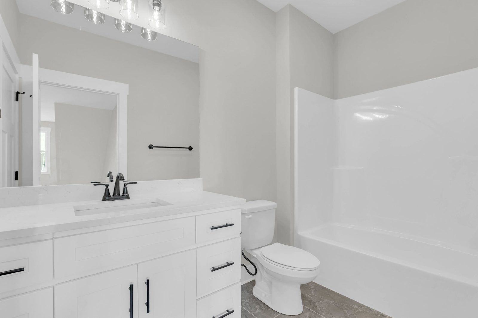 New Build with Location + Plenty Of Space + Incredible Community - 4 Beds, 3.5 Baths, Soaring Ceilings, 2 Car Garage. property image