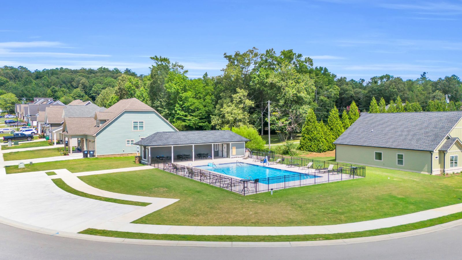 New Build with Location + Plenty Of Space + Incredible Community - 4 Beds, 3.5 Baths, Soaring Ceilings, 2 Car Garage. property image