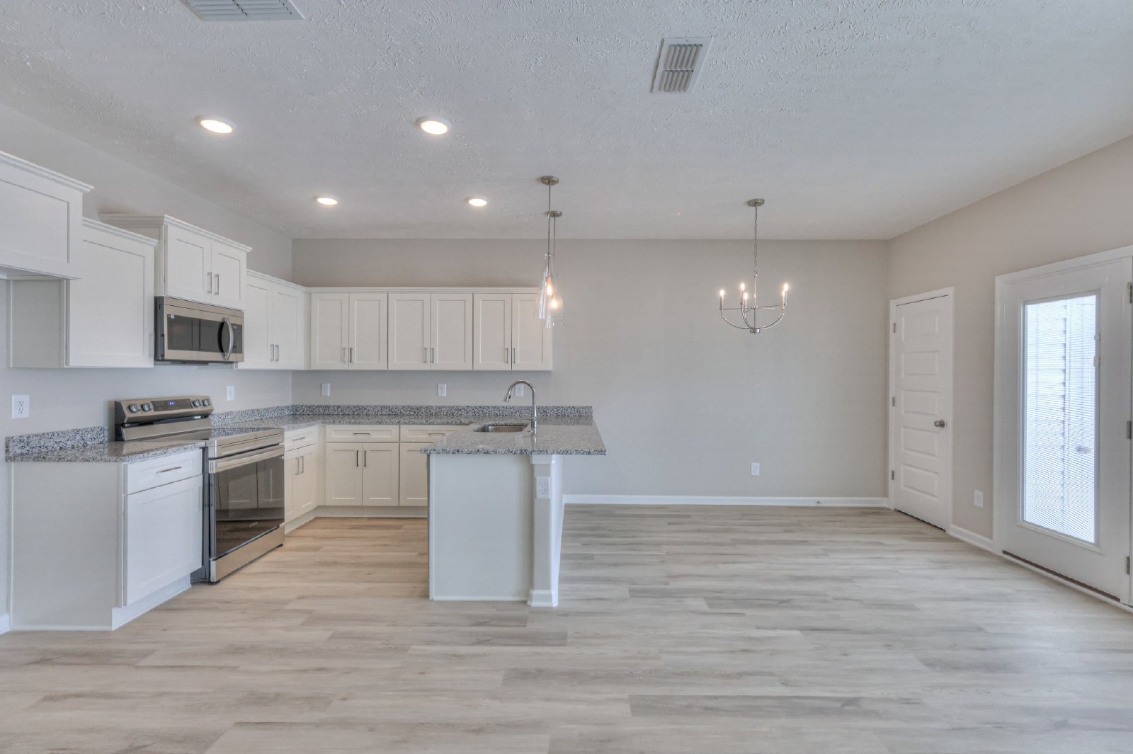 BRAND NEW Luxury Townhome in Tullahoma with MOVE IN SPECIAL!! property image