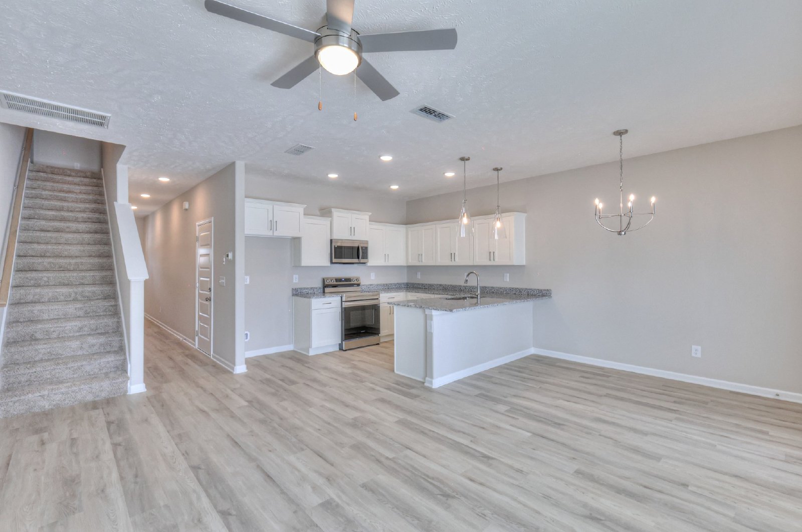 BRAND NEW Luxury Townhome in Tullahoma with MOVE IN SPECIAL!! property image