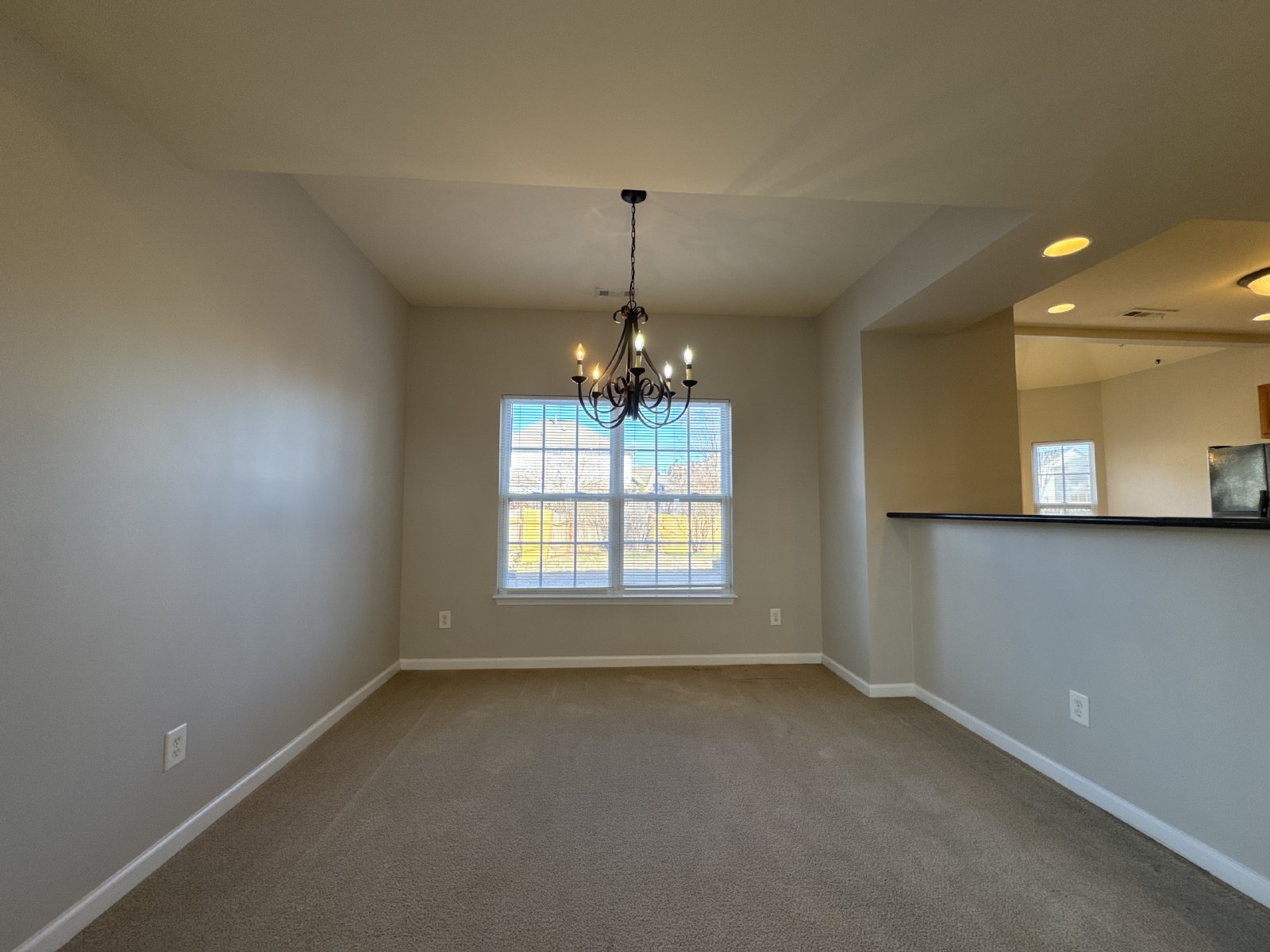 4BR Home in Quiet Bordeaux Cul‑de‑Sac – Easy Access to Downtown property image