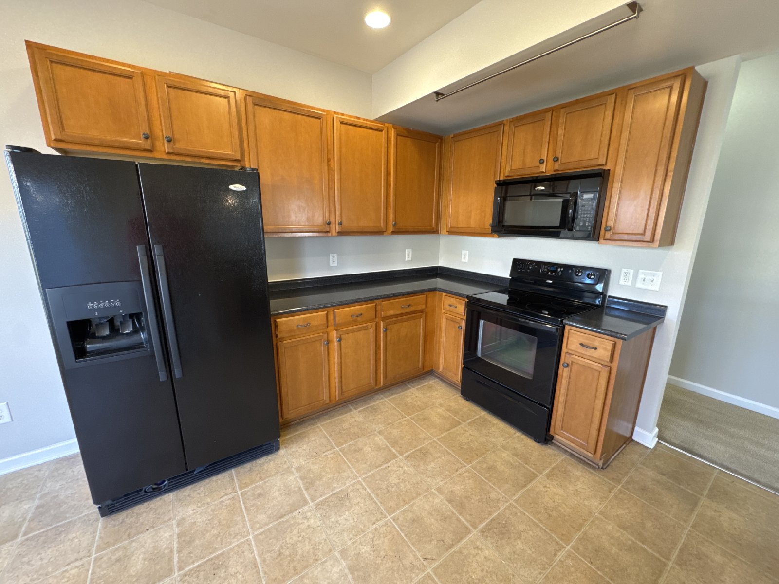 4BR Home in Quiet Bordeaux Cul‑de‑Sac – Easy Access to Downtown property image