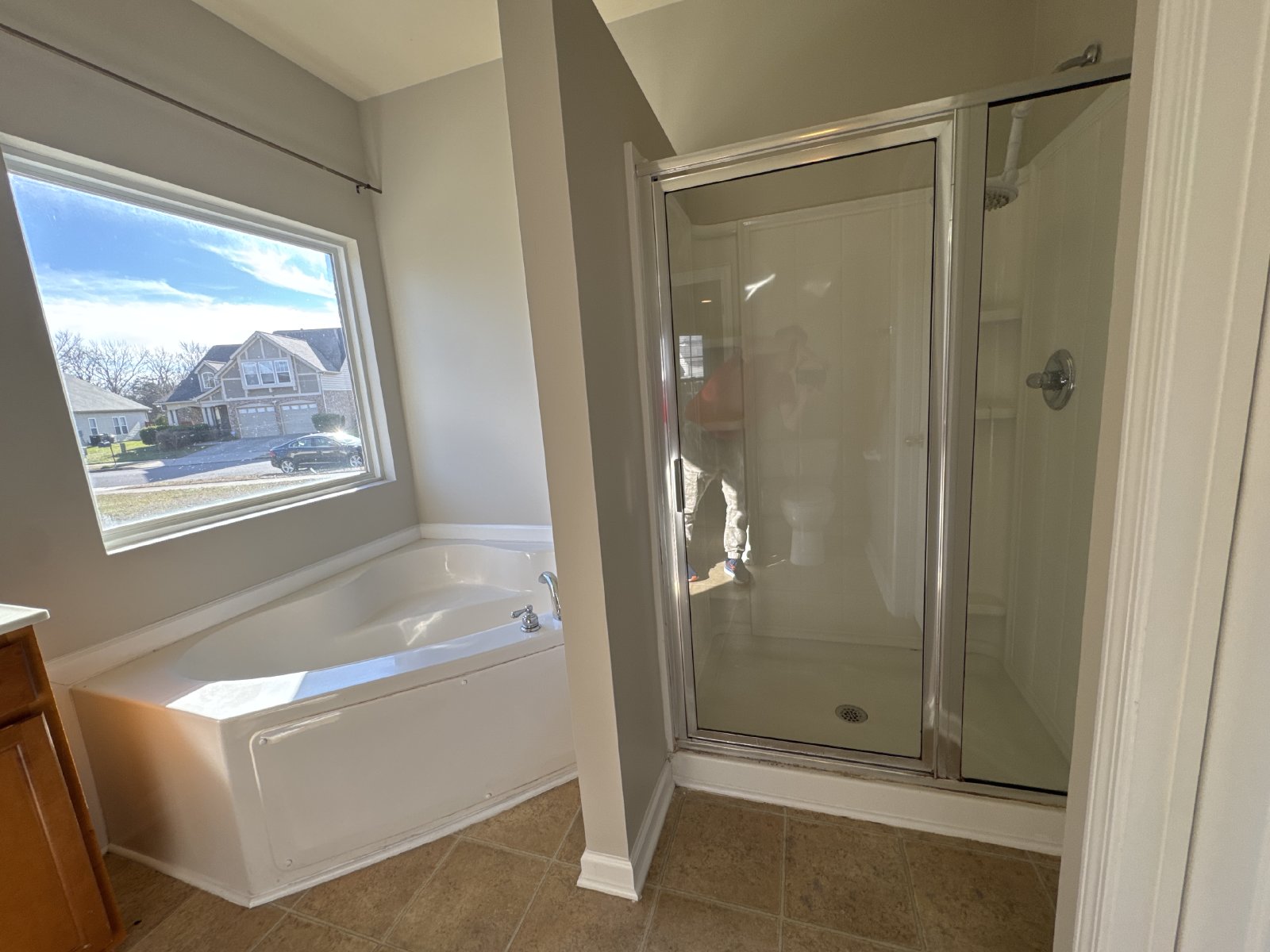 4BR Home in Quiet Bordeaux Cul‑de‑Sac – Easy Access to Downtown property image