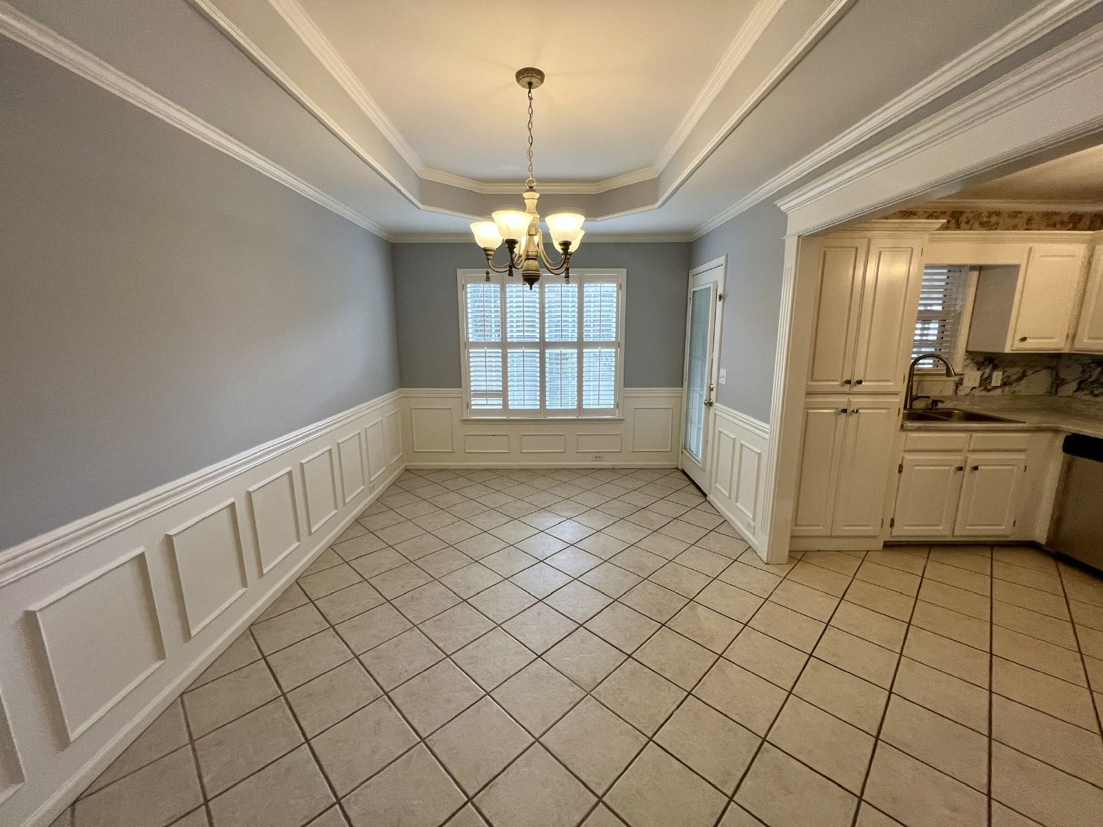 All Brick 3 Bed/2 Bath + 2 Car Garage & Enclosed Back porch property image