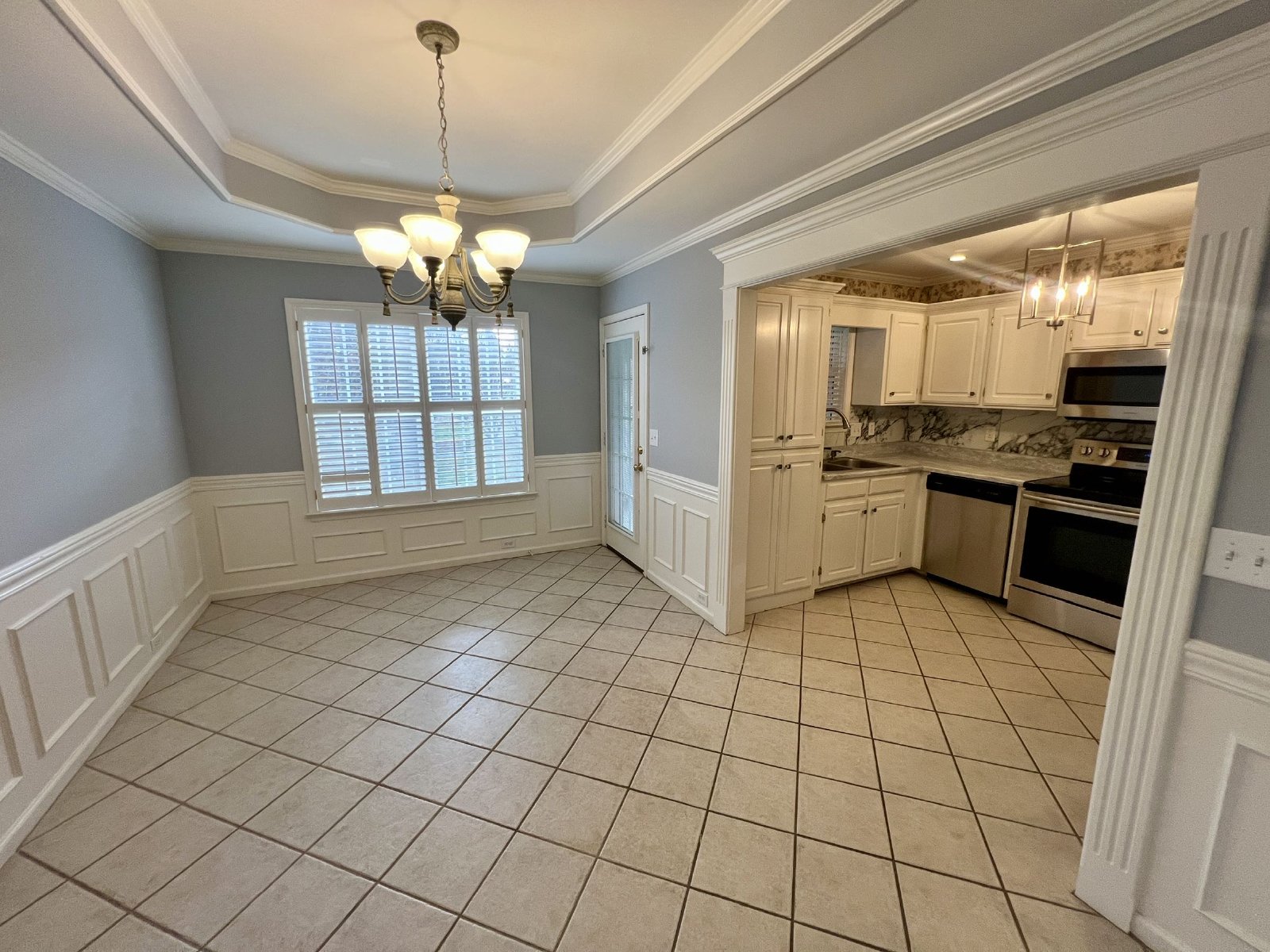 All Brick 3 Bed/2 Bath + 2 Car Garage & Enclosed Back porch property image