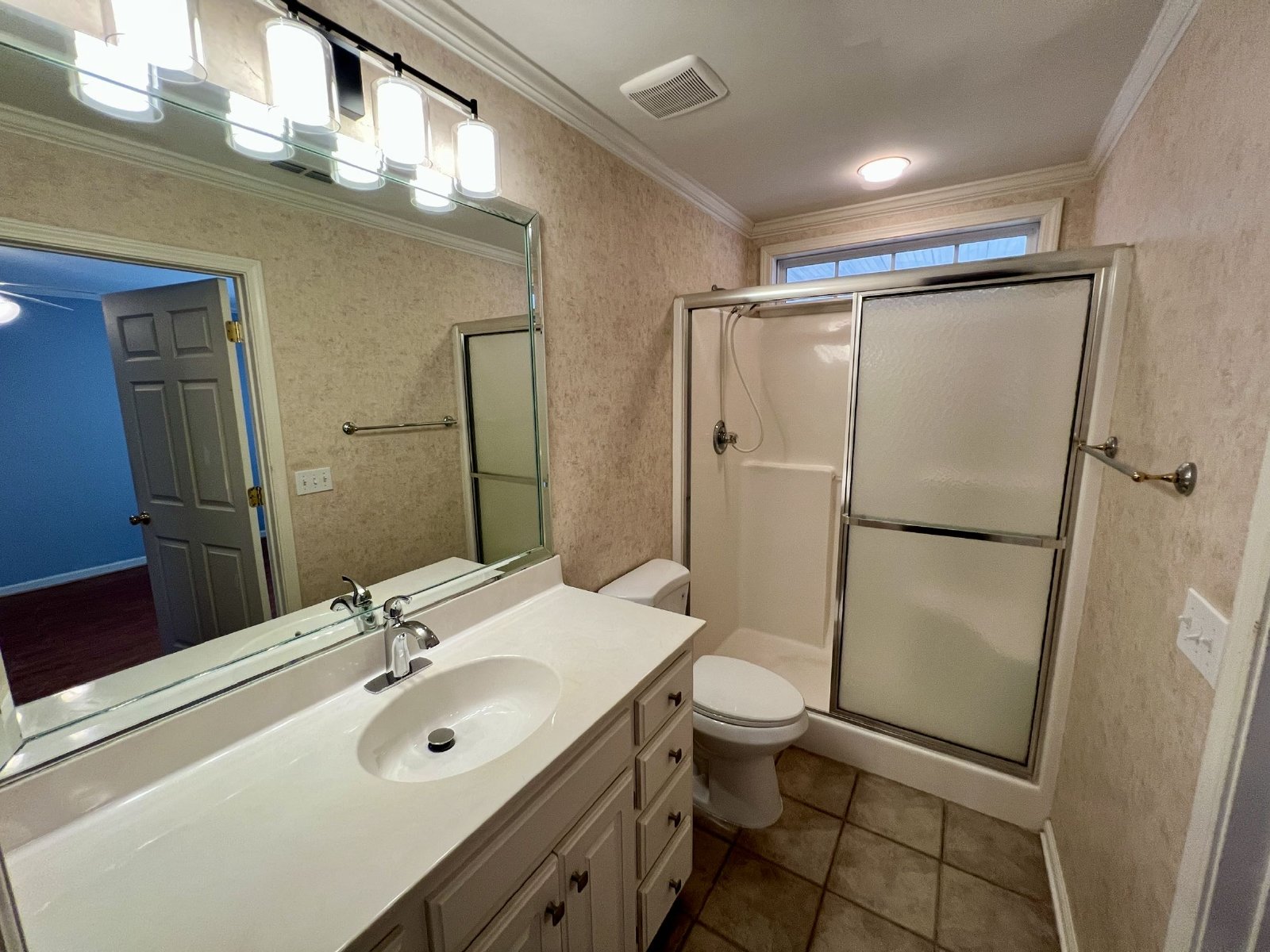 All Brick 3 Bed/2 Bath + 2 Car Garage & Enclosed Back porch property image