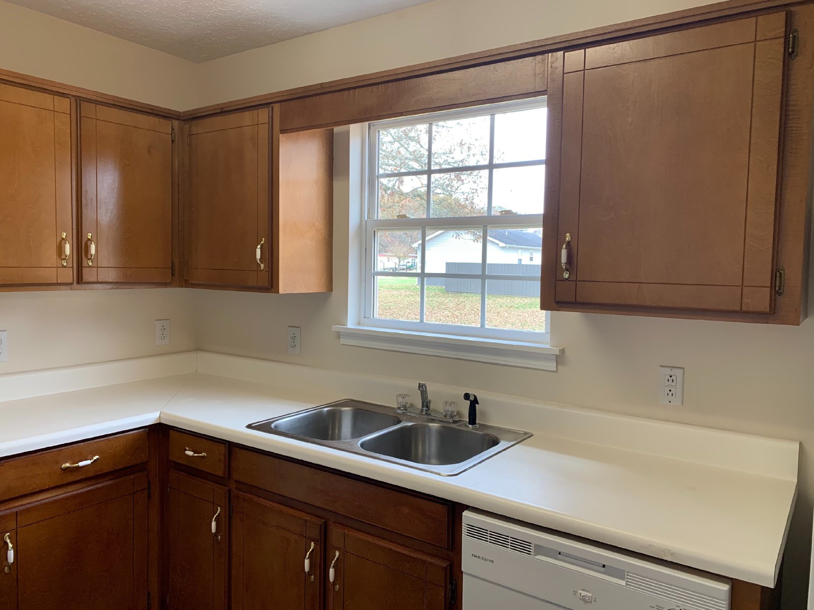 Adorable 3 Bedroom Home with Large Yard!... property image