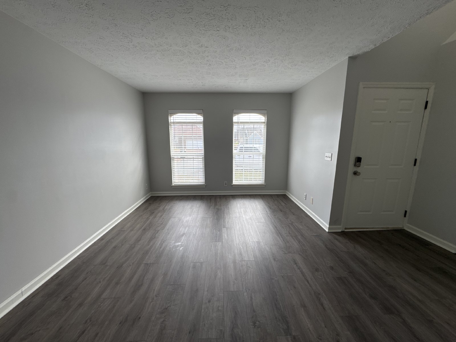 Updated 3BR Home Near Percy Priest & Airport – Fenced Yard & Easy Commute property image