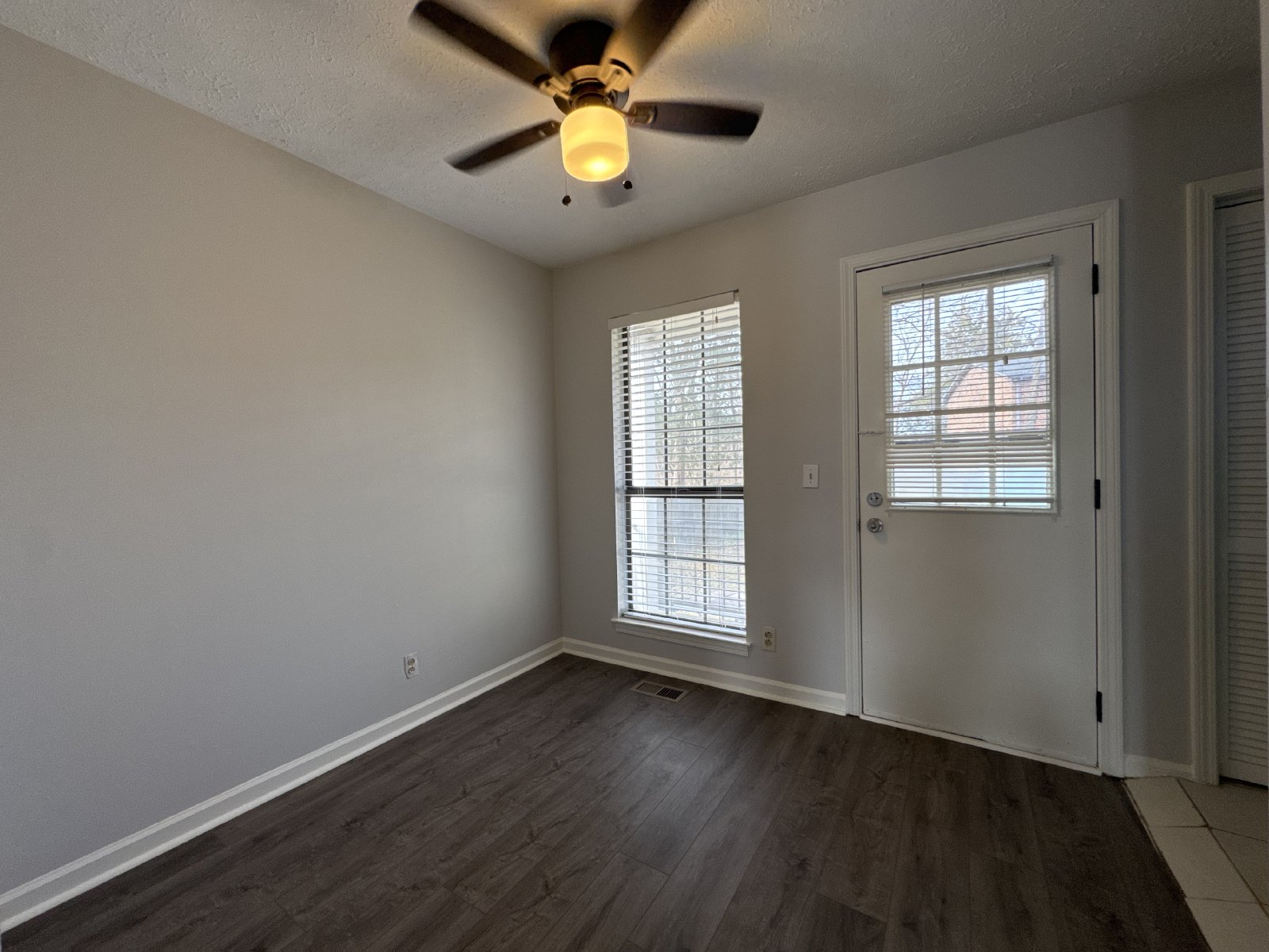 Updated 3BR Home Near Percy Priest & Airport – Fenced Yard & Easy Commute property image