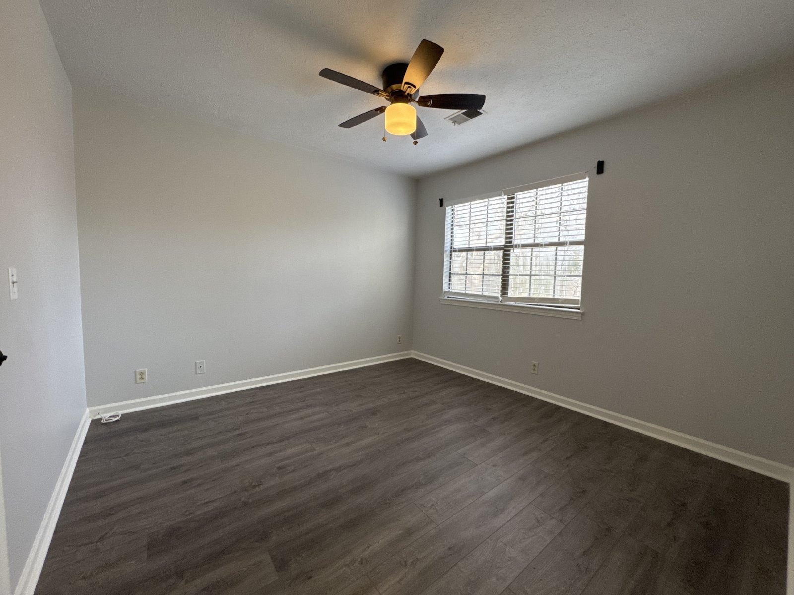 Updated 3BR Home Near Percy Priest & Airport – Fenced Yard & Easy Commute property image