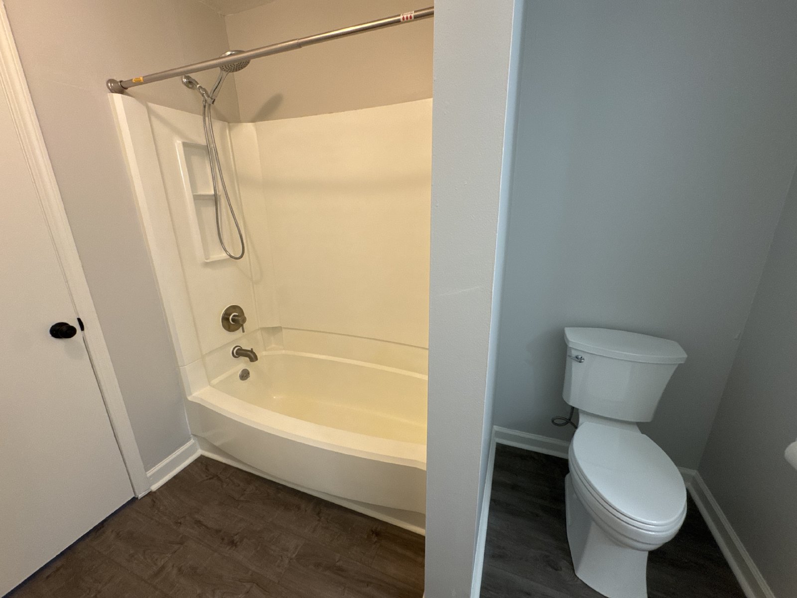 Updated 3BR Home Near Percy Priest & Airport – Fenced Yard & Easy Commute property image