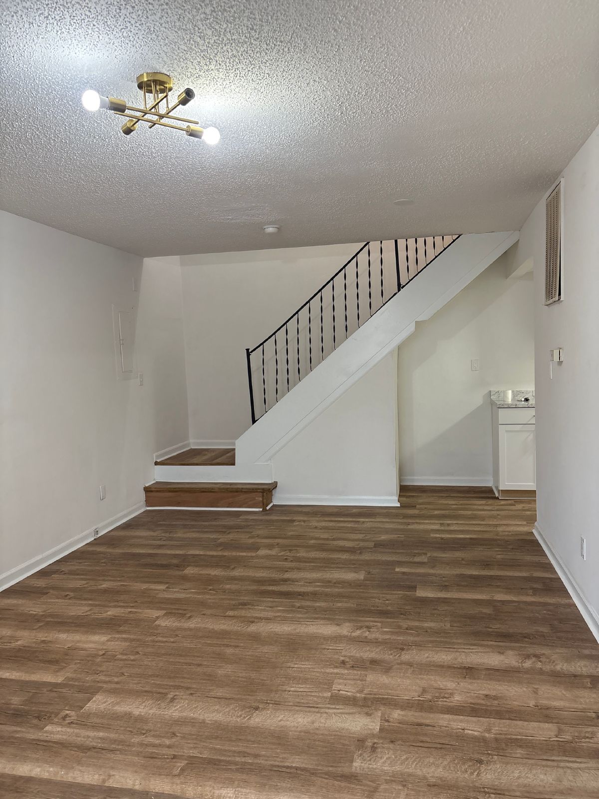 Charming Home in the Center of Tullahoma... property image