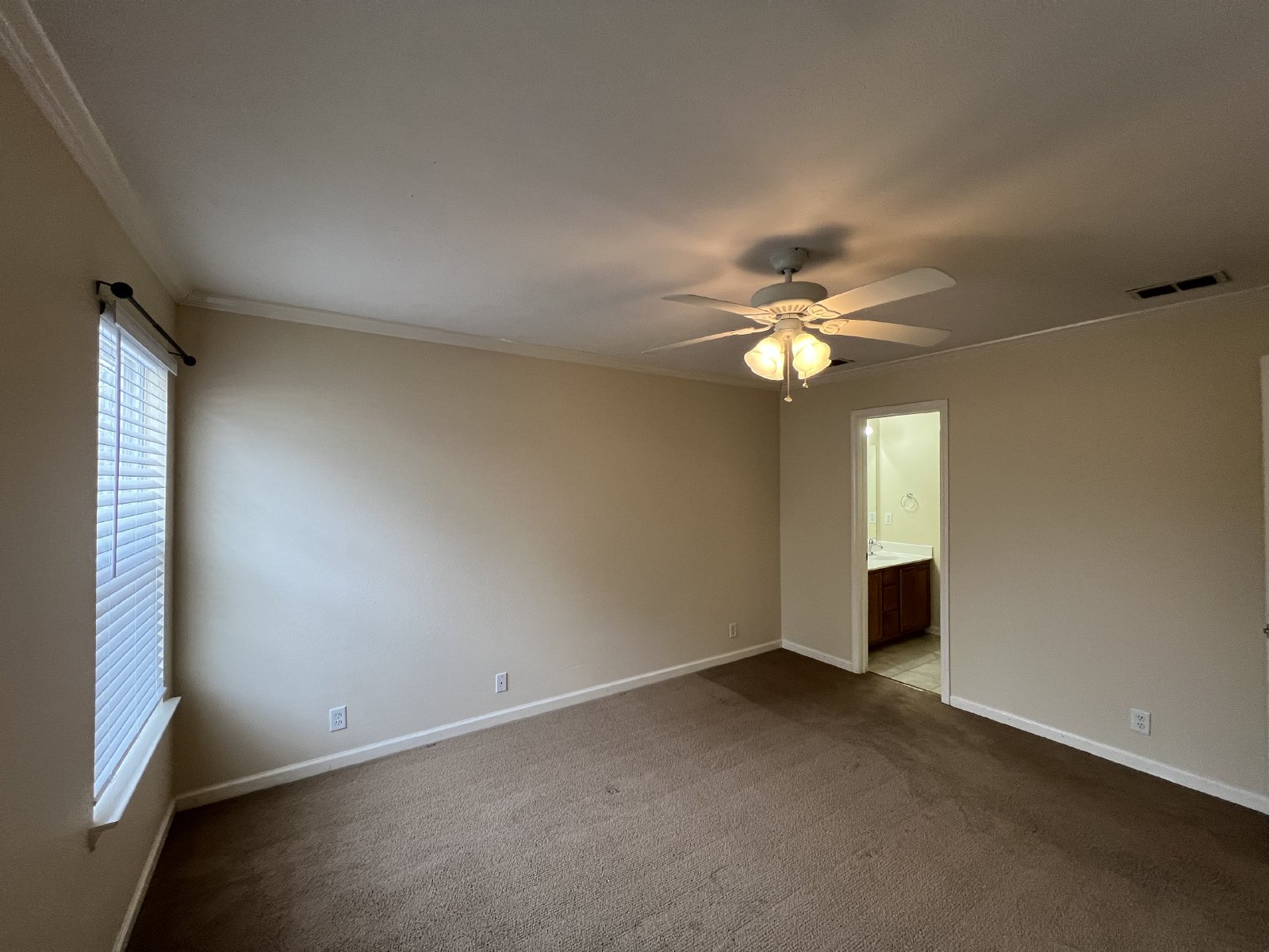 Available Now 3 BR 2 Bath Home in Lavernge with Fenced in Backyard! property image