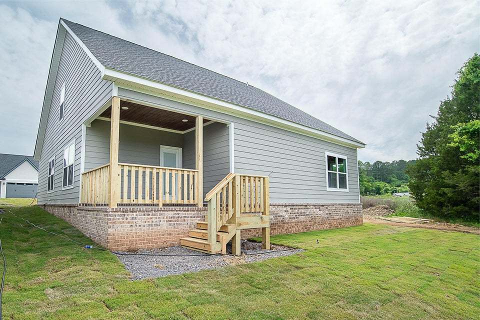 Beautiful 3 Bed, 2.5 Bath, 2 Car Garage - Community Pool & Walking Trail! property image