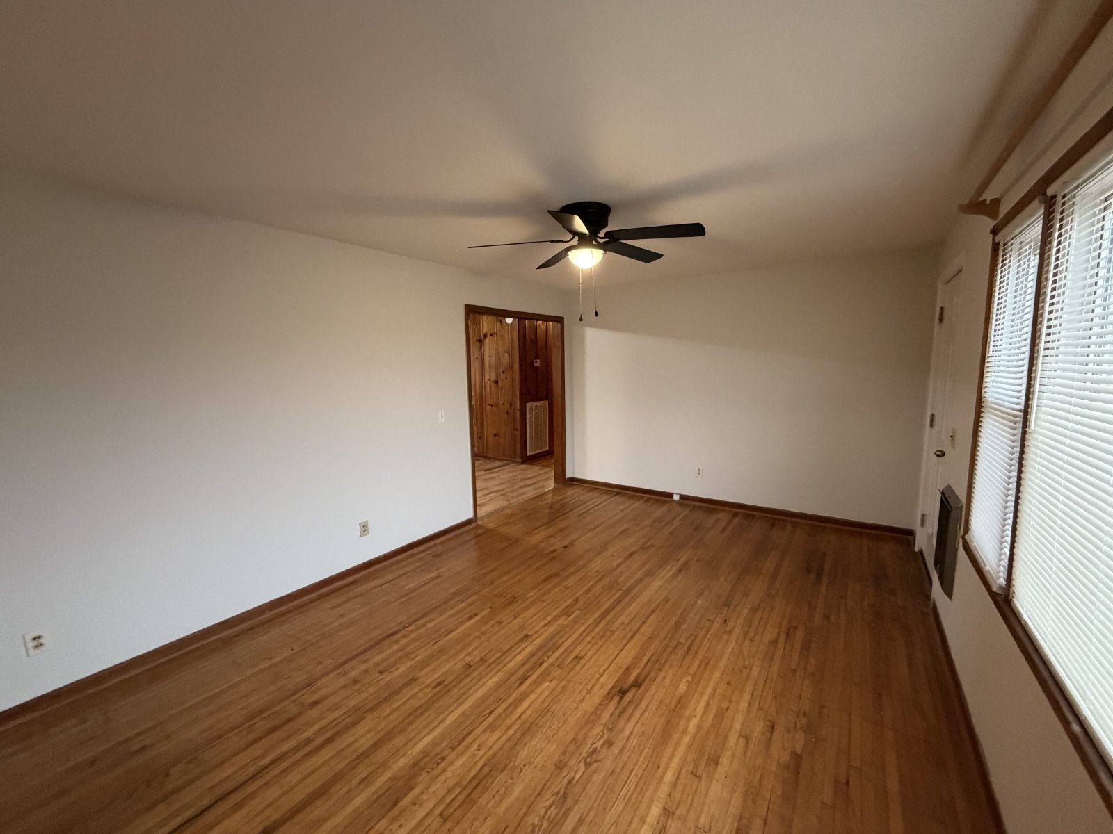 Charming 3 Bed 1 Bath Home in Woodbury property image