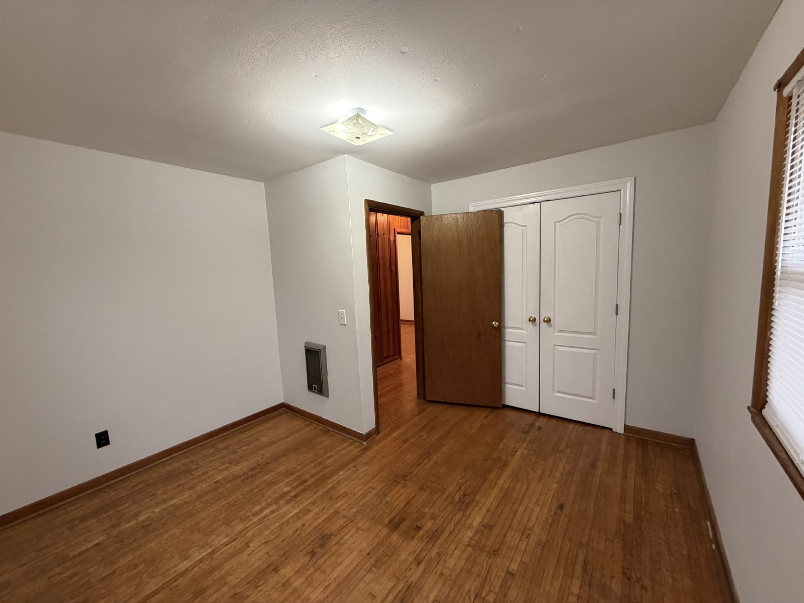 Charming 3 Bed 1 Bath Home in Woodbury property image