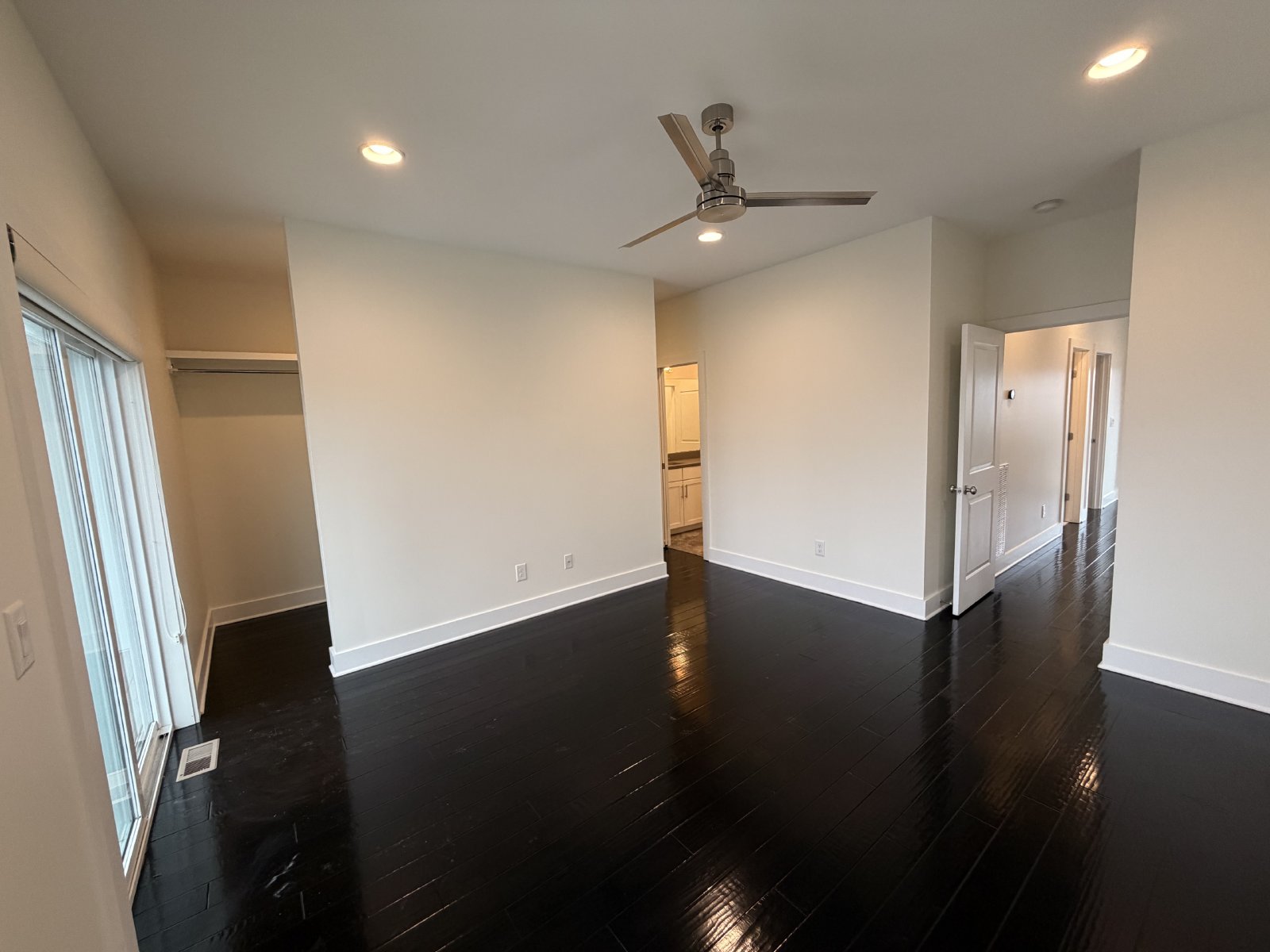 Beautiful Modern Home in Nashville Near the Fairgrounds property image