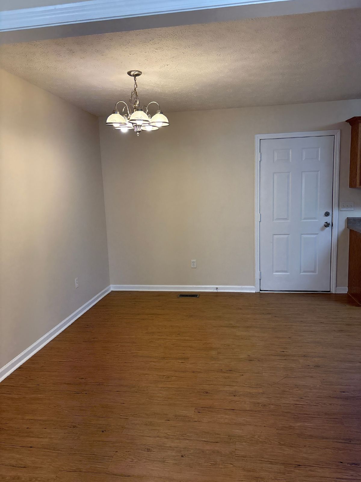 Spacious 3 Bedroom Home with Large Yard!! property image