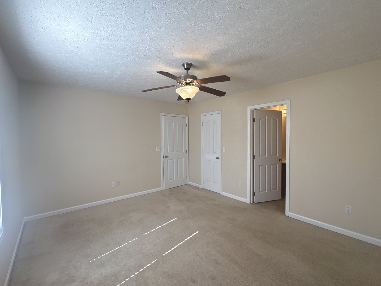 Spacious 3 Bedroom Home with Large Yard!! property image