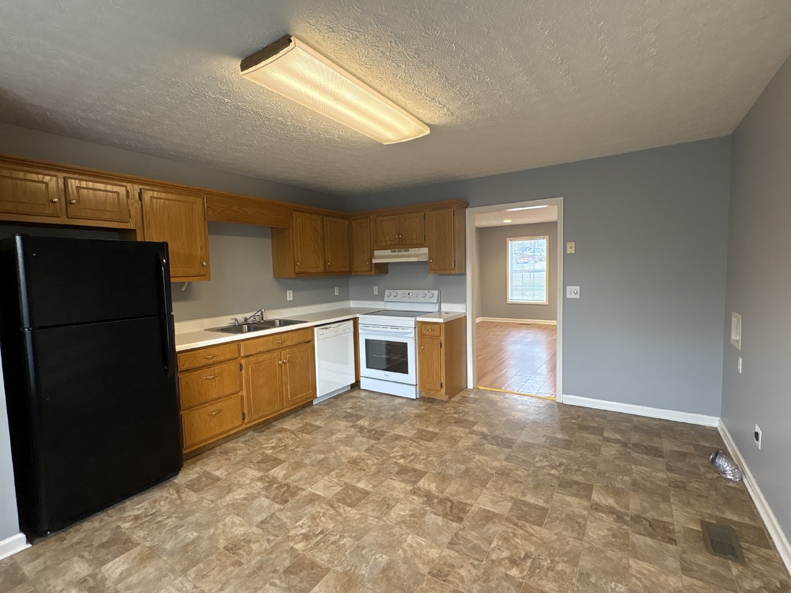 Spacious 2 Bedroom Duplex in Manchester! property image