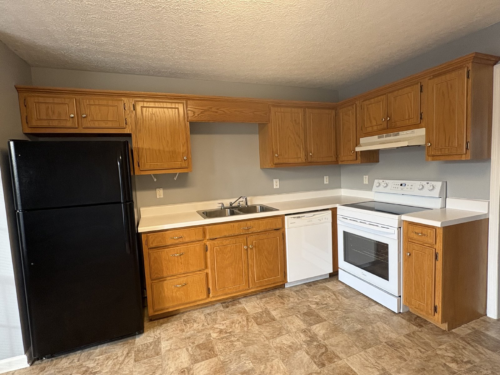 Spacious 2 Bedroom Duplex in Manchester! property image