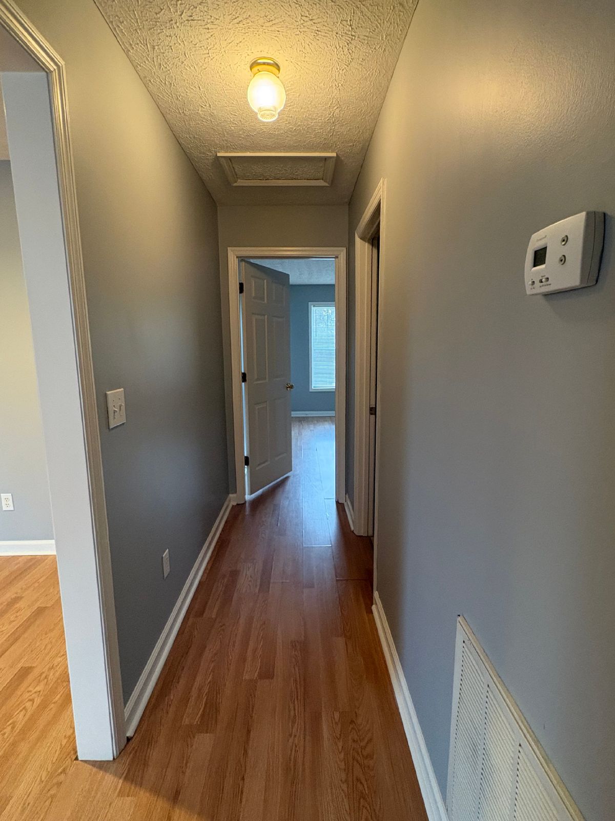 Spacious 2 Bedroom Duplex in Manchester! property image