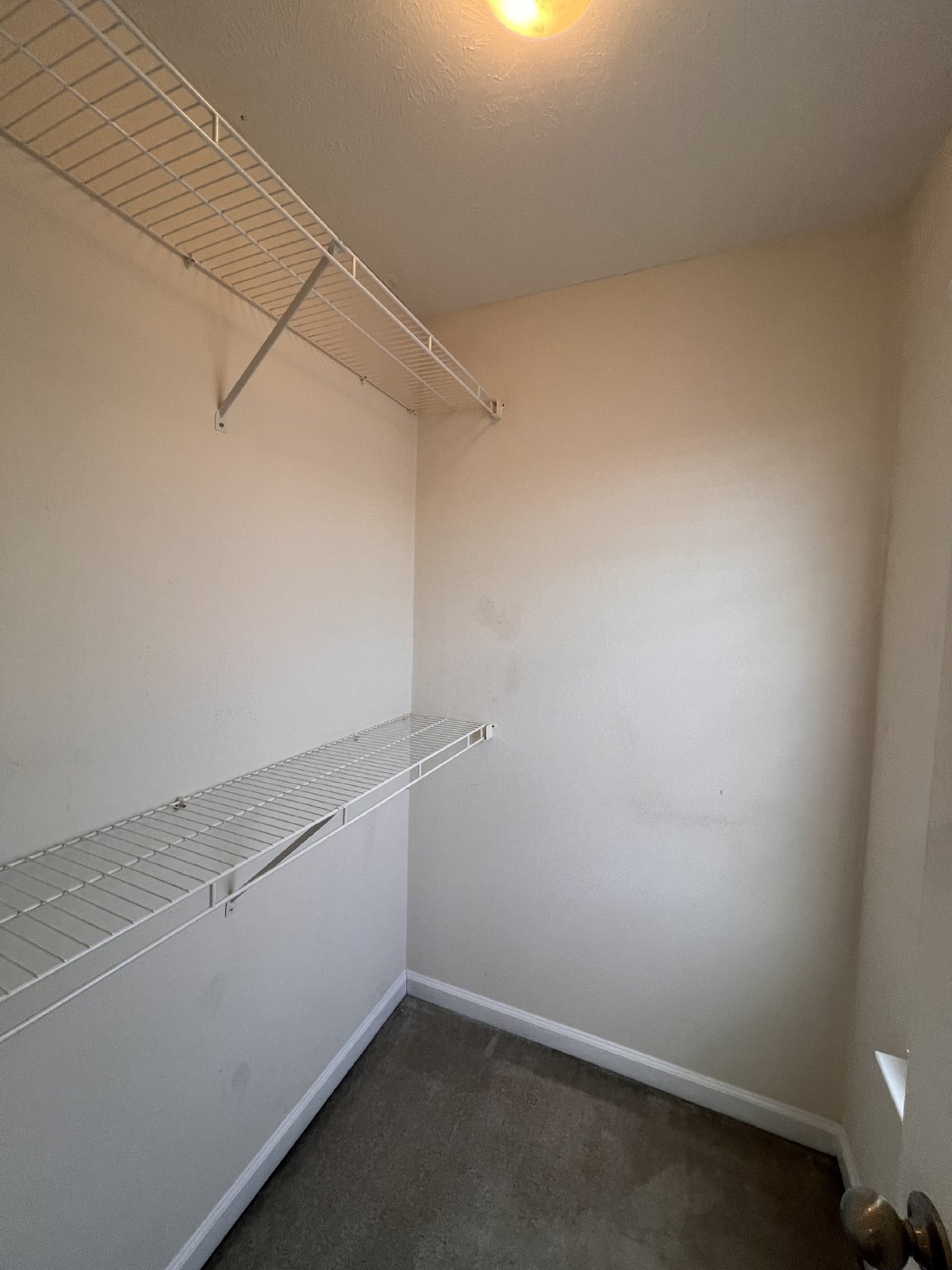 Available Now! 2 Bed, 2.5 Bath Townhome in The Cottages Of Lake Forest property image