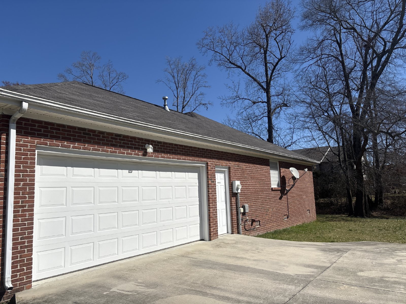 Spacious 3 Bedroom Home In Manchester... property image